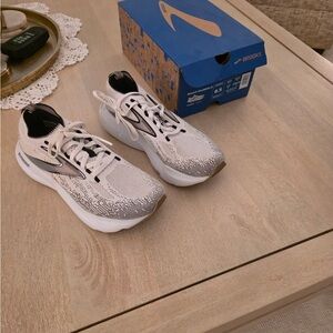 Brooks Women's White and Black Athletic Shoes